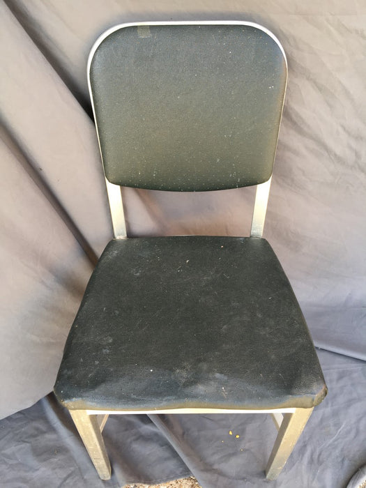MID CENTURY ALUMINUM OFFICE CHAIR WITH GREEN SEAT