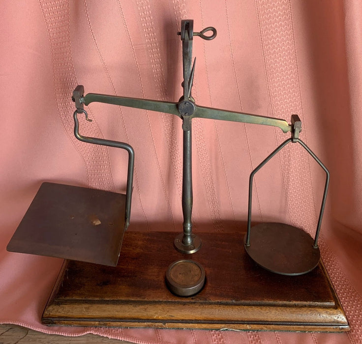 SMALL BRASS SCALE