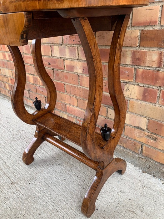 OVAL 19TH CENTURY STAND WITH DRAWER