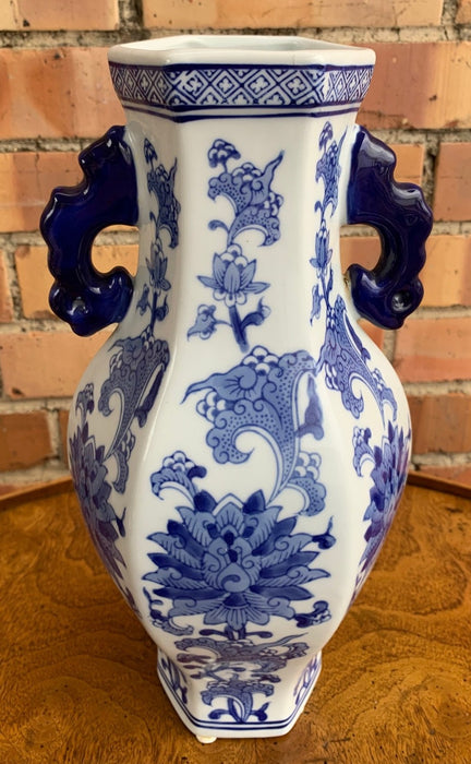 SMALL HEX SHAPED BLUE AND WHITE VASE