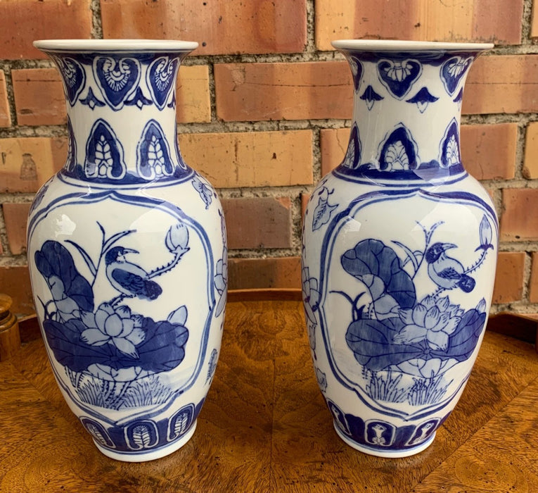 PAIR OF SMALL BLUE AND WHITE FLARED NECK VASES