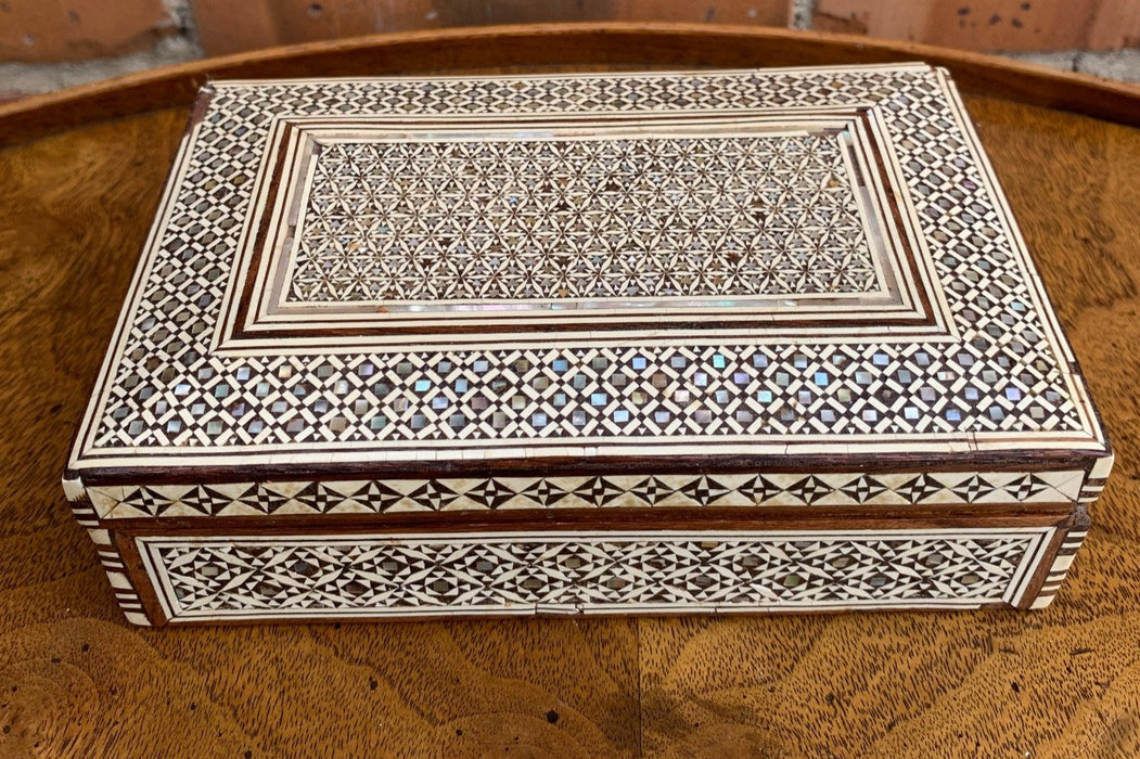 SMALL INLAID BOX AS IS