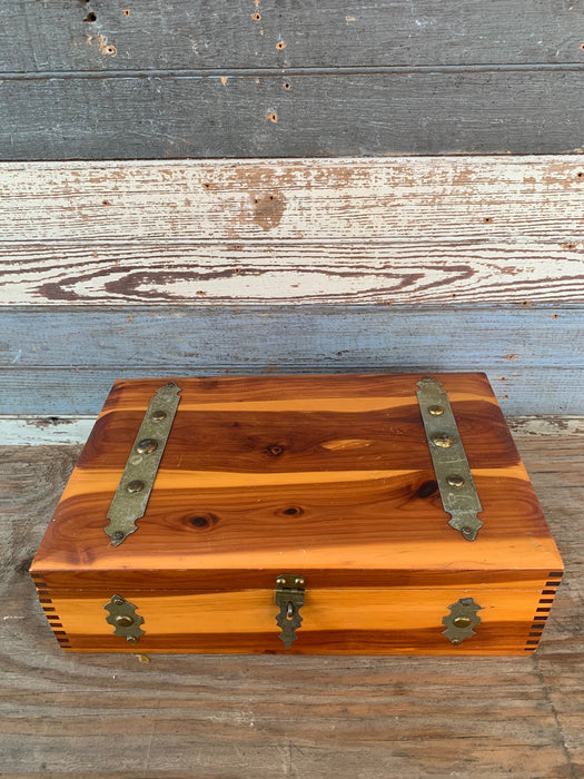 SMALL LIDDED CEDAR BOX WITH BRASS STRAPS