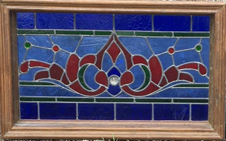 MEDIUM RED AND BLUE STAINED GLASS WINDOW WITH RONDELL