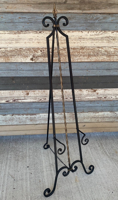 SMALL METAL EASEL - NOT OLD
