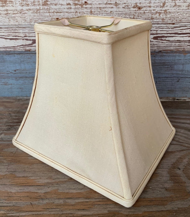 SMALL SQUARE FLARED SHADE