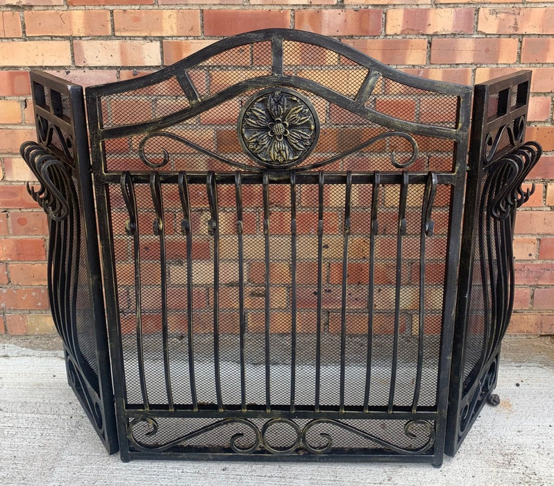 HEAVY IRON HINGED FIRE SCREEN