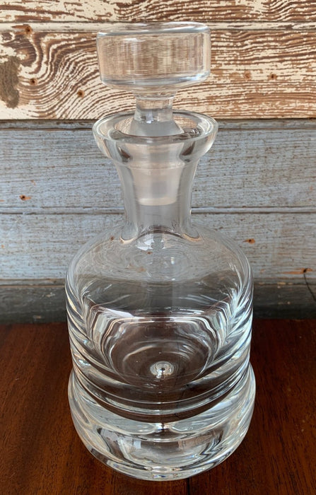 HEAVY GLASS DECANTER WITH STOPPER