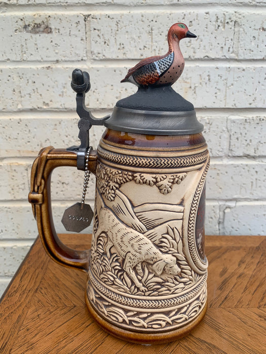 RETRIEVER DOG LIDDED STEIN