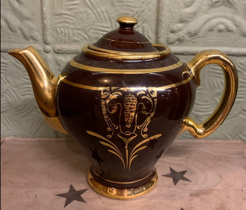 MCCORMICK TEA POT WITH GOLD