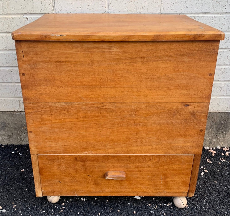 SMALL BIRCH LIFT TOP TRUNK WITH DRAWER