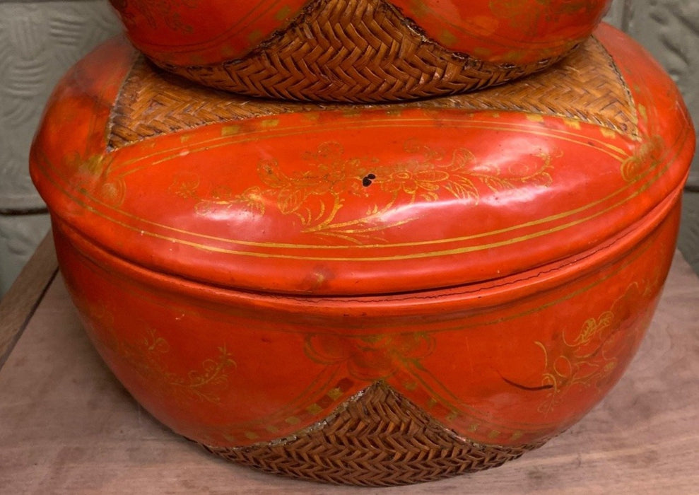 ANTIQUE ASIAN RED LACQUER ROUND BOX