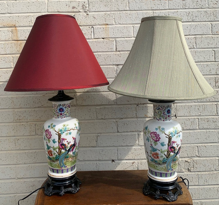 PAIR OF ASIAN LAMPS WITH PEACOCKS DESIGN