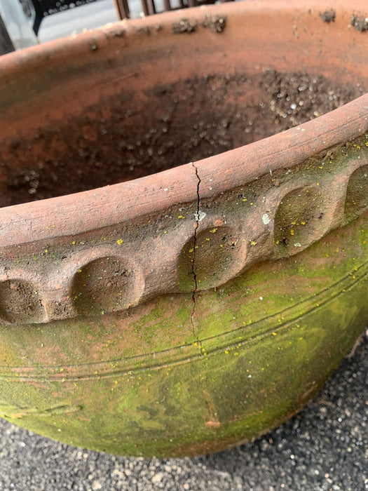 LARGE TERRACOTTA PLANTER - BIG CRACK