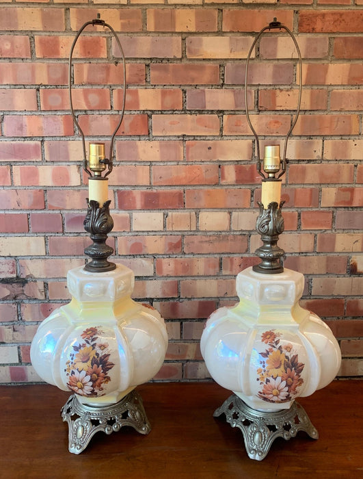 PAIR OF OPALESCENT BULBOUS LAMPS WITH FLORAL DECORATION