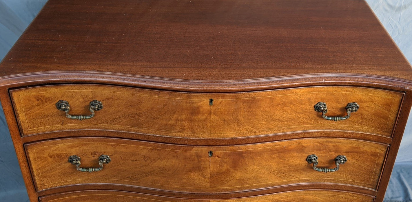 LARGE FEDERAL STYLE OXBOW MAHOGANY CHEST