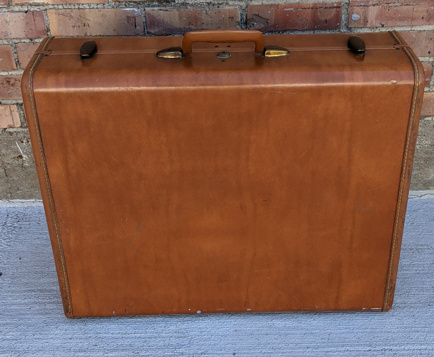 SAMSONITE LOCKING SUITCASE