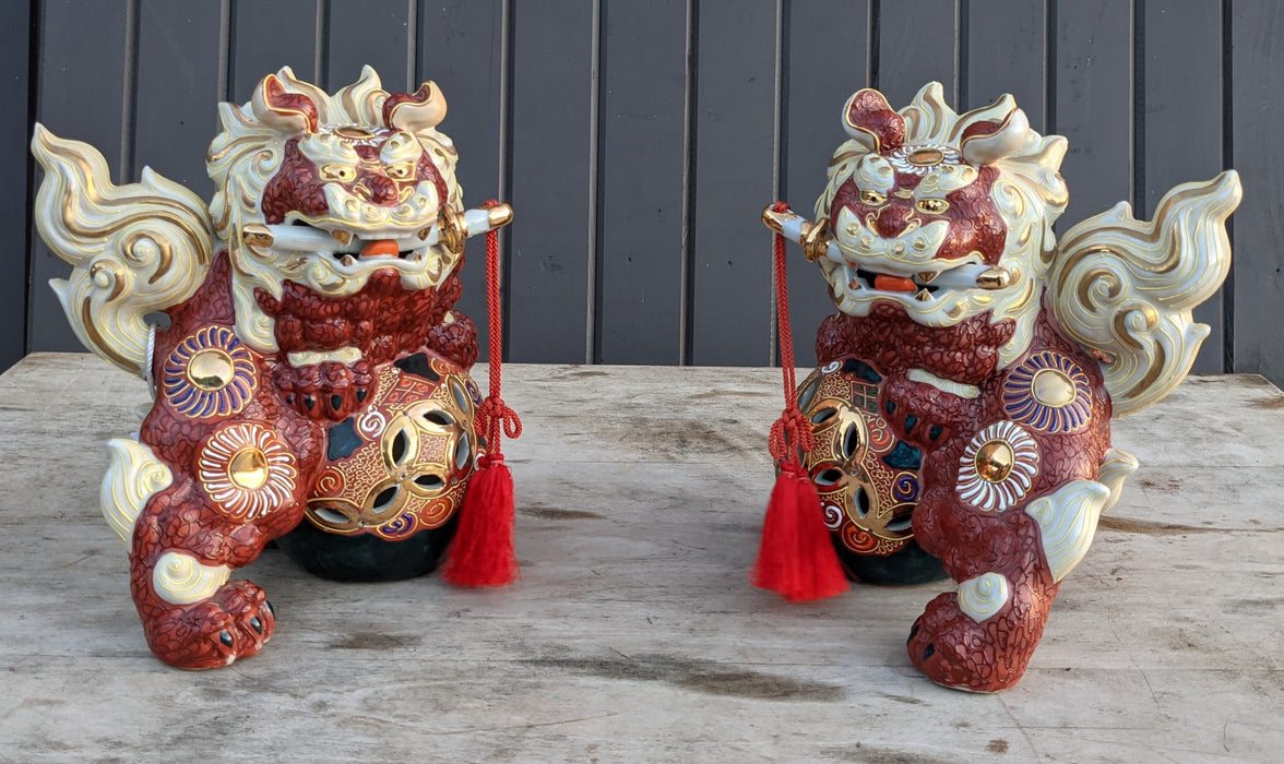 PAIR OF LARGE SATSUMA FOO DOGS