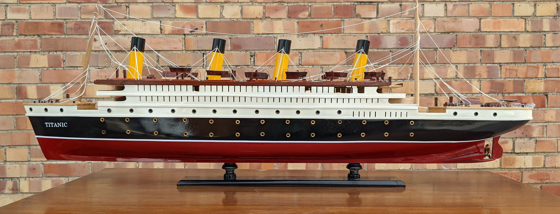 BOAT MODEL OF THE TITANIC