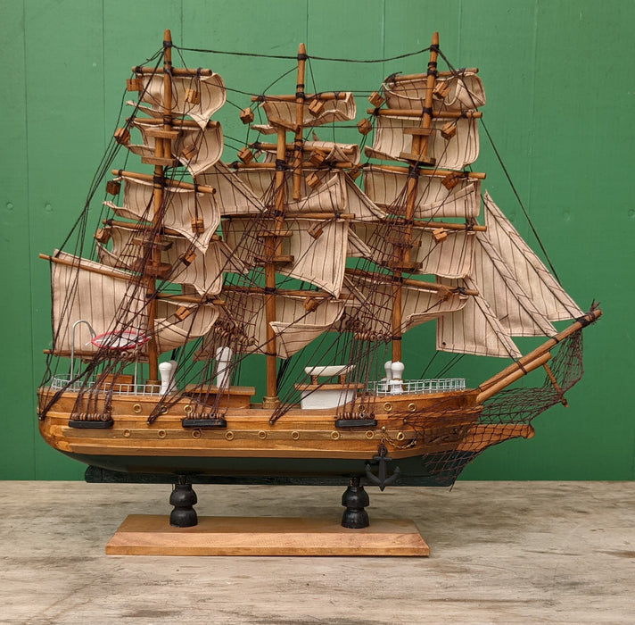 BOAT MODEL OF A SAILING SHIP - AS FOUND