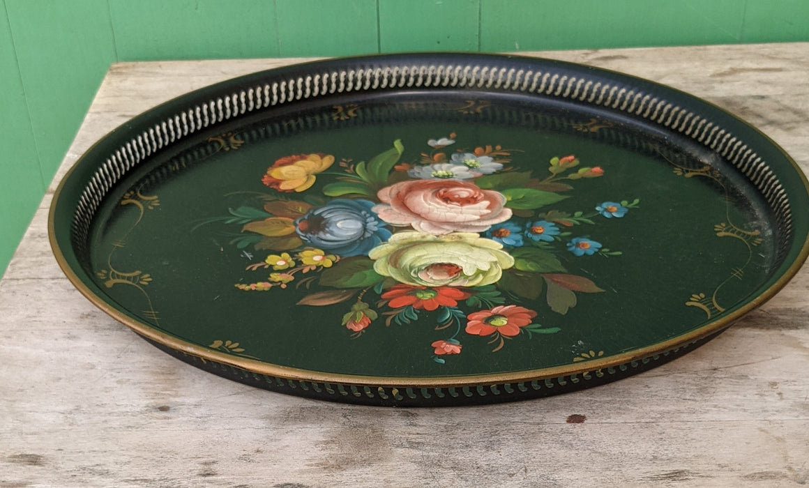TOLE PAINTED 5 PIECE TRAY SET