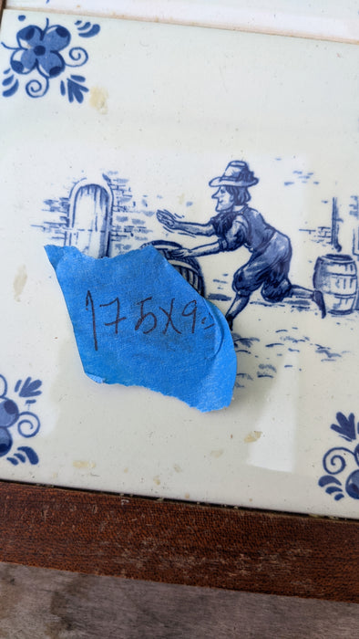 BLUE AND WHITE DELFT CUTTING BOARD TRAY