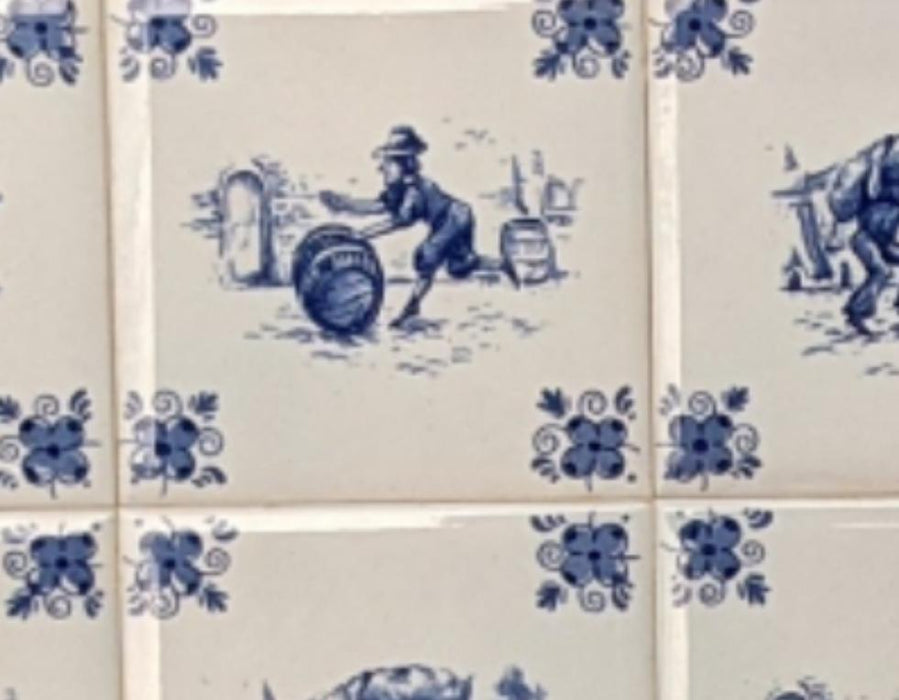 BLUE AND WHITE DELFT CUTTING BOARD TRAY