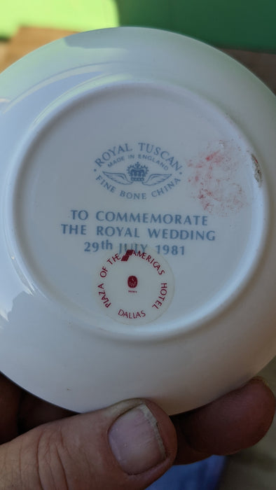 COMMEMERATIVE ROYAL WEDDING PLATE