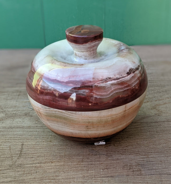 ROUND ONYX BOX WITH LID