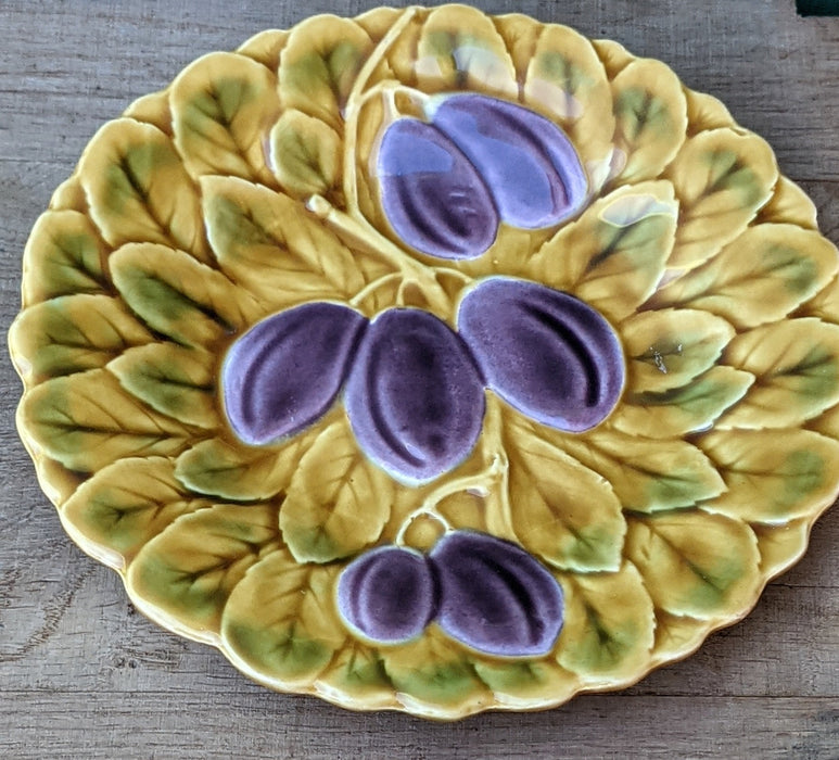 SET OF 6 MAJOLICA FRUIT PLATES-MADE IN FRANCE