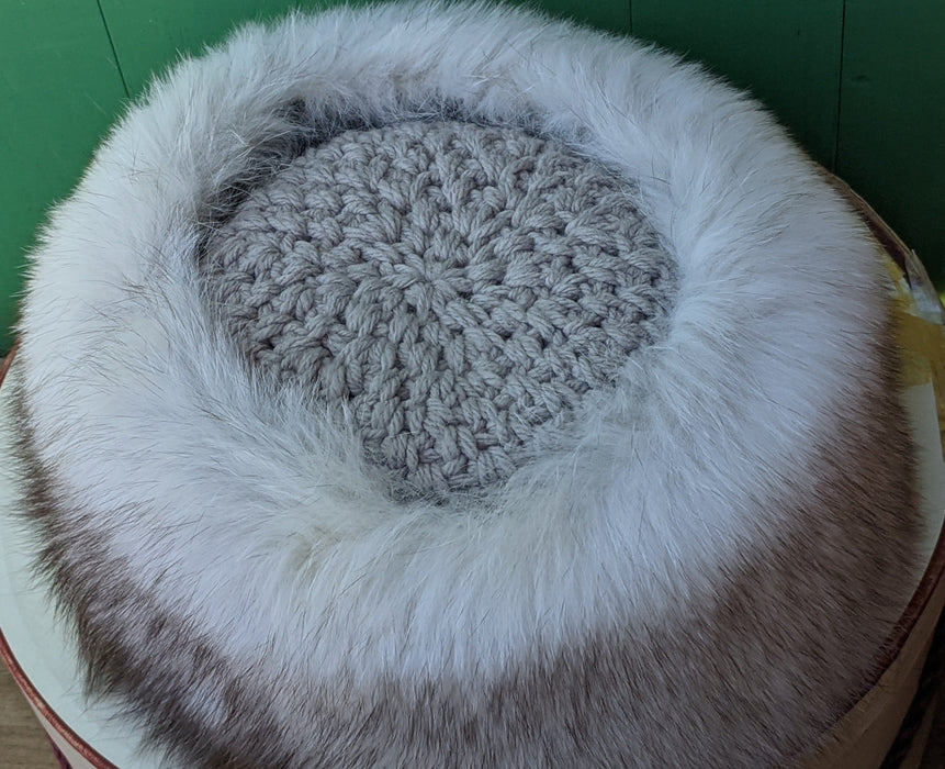 PEGGY EARLES WHITE AND GREY FUR HAT