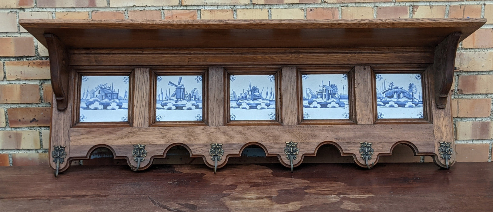 LARGE OAK WALL SHELF WITH BLUE DELFT