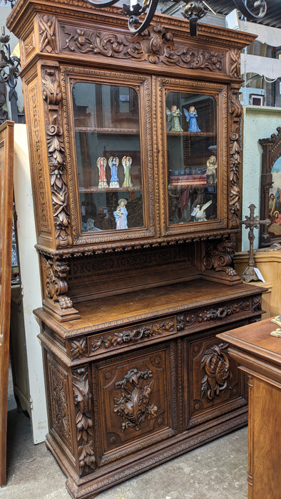 LOUIS XIII EXCEPTIONAL CARVED OAK HUNTBOARD