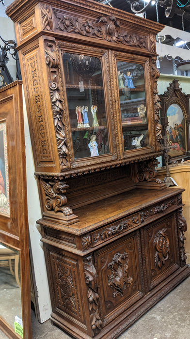 LOUIS XIII EXCEPTIONAL CARVED OAK HUNTBOARD
