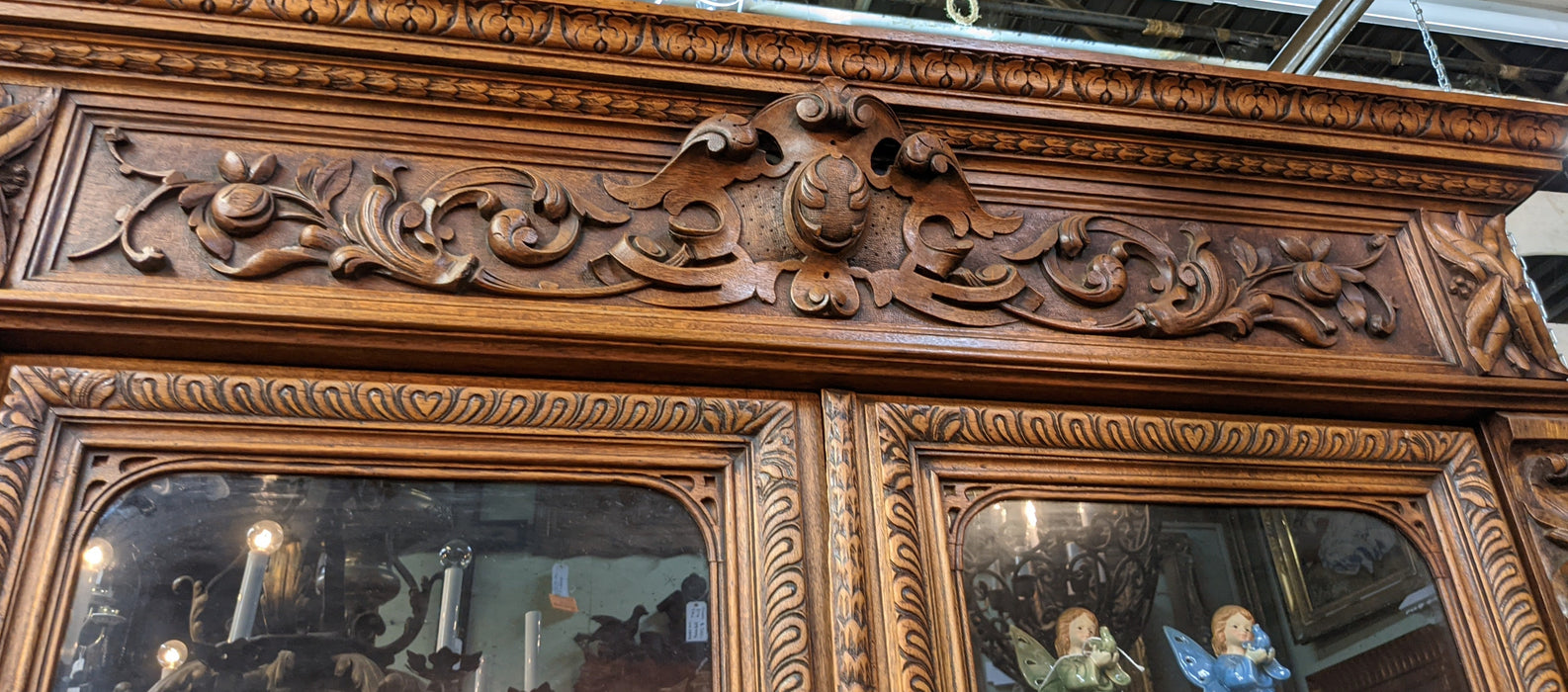LOUIS XIII EXCEPTIONAL CARVED OAK HUNTBOARD