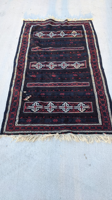 HAND TIED PERSAN RUG WITH DARK BLUE AND RED