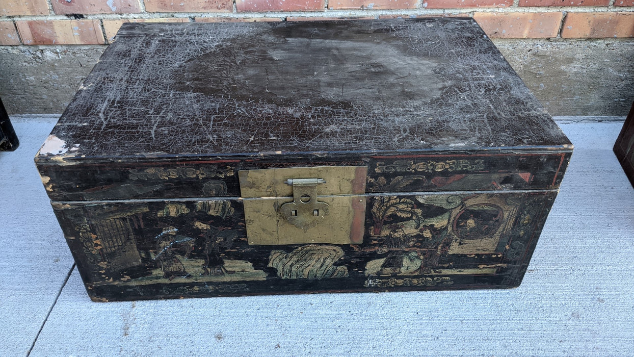 SMALL DISTRESS PAINTED CHINESE TRUNK