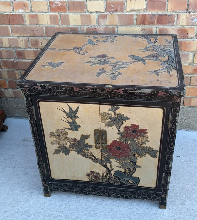 GOLD AND BLACK CHINESE SIDE CABINET WITH FLOWERS