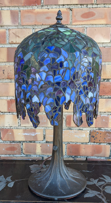 TIFFANY STYLE LAMP WITH BLUE GLASS SHADE