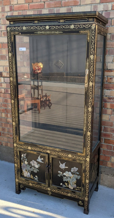 CHINESE BLACK LACQUER DISPLAY WITH GOLD TRIM AND APPLIED BIRDS