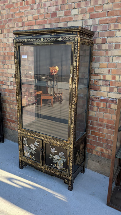 CHINESE BLACK LACQUER DISPLAY WITH GOLD TRIM AND APPLIED BIRDS