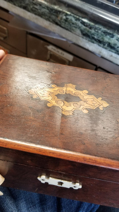 SMALL 19TH CENTURY INLAID BOX, NEEDS PINS FOR HINGES