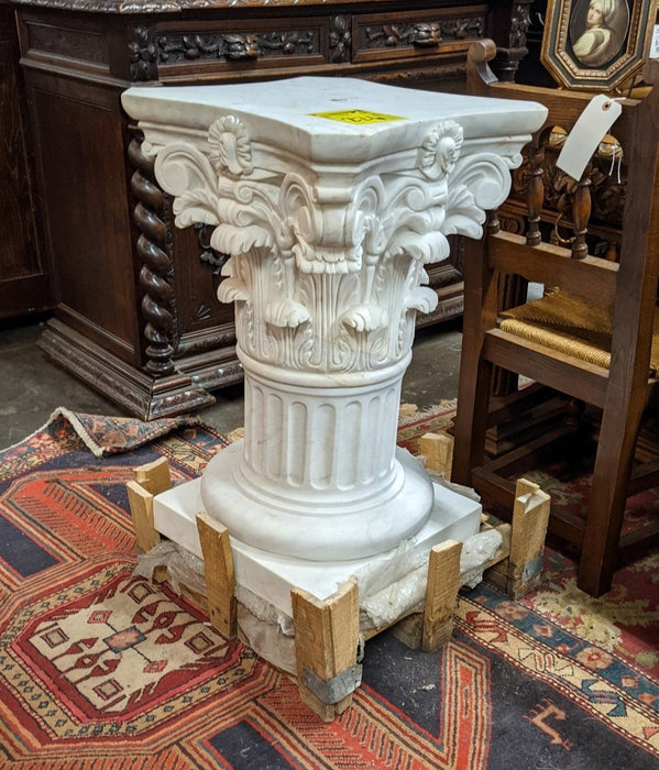 PAIR OF WHITE CORINTHIAN SHORT MARBLE COLUMN PEDESTALS