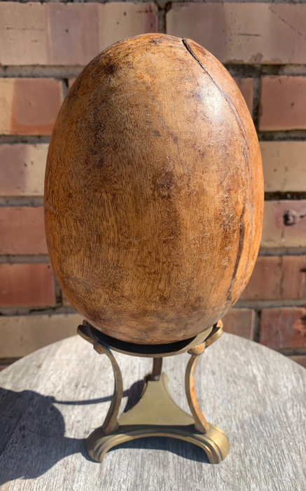WOOD EGG ON STAND
