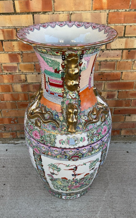 CHINESE TEMPLE URN