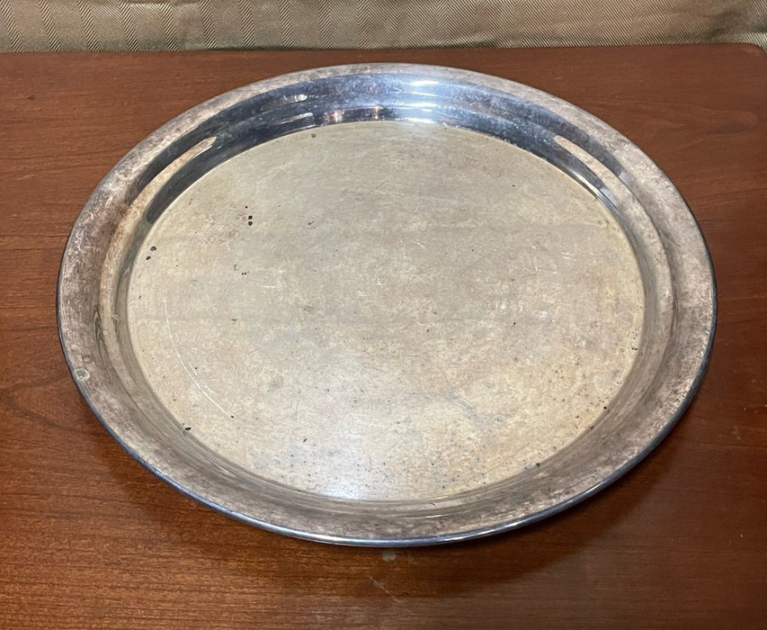 MEDIUM ROUND SILVERPLATE TRAY