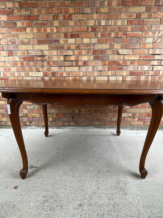 OAK OVAL COUNTRY FRENCH DINING TABLE WITH POP UP LEAF
