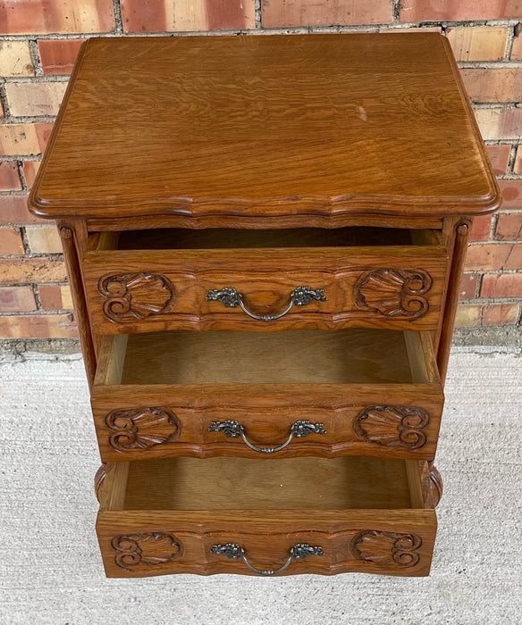 SMALL 3 DRAWER LOUIS XV CHEST