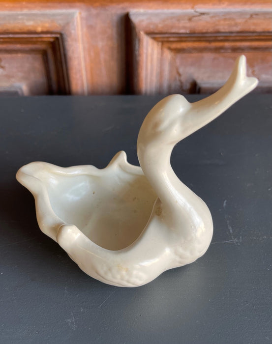 SMALL HULL SWAN DISH