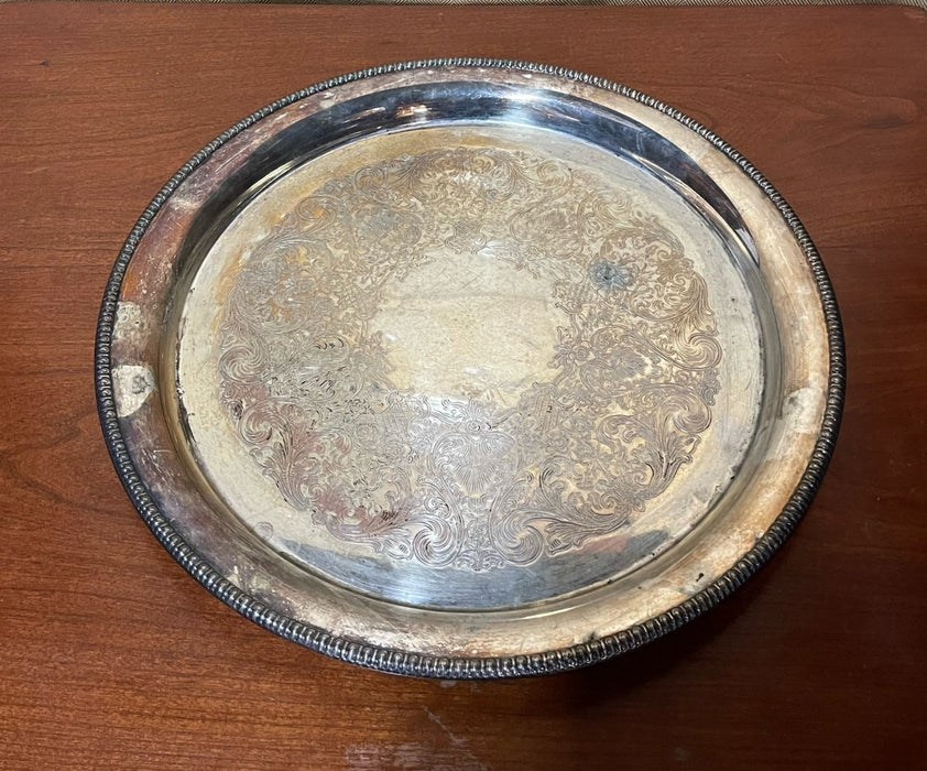 MEDIUM ROUND SILVERPLATE TRAY WITH BORDER